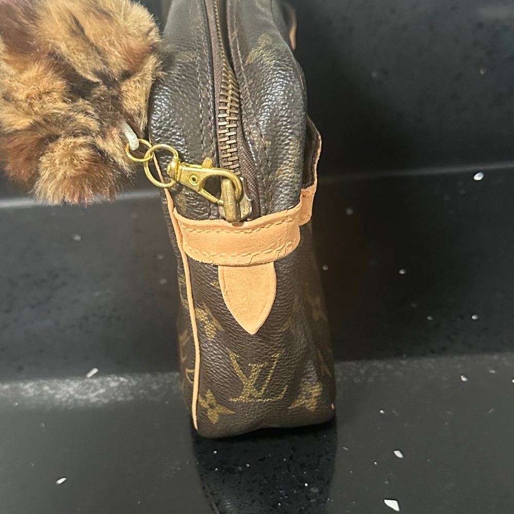 Louis Vuitton Brown Monogram Pochette - Picture 7 of 13